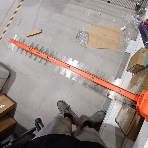 BLACK+DECKER 20V BARE MAX LITHIUM ION CORDLESS HEDGE TRIMMER WITH BATTERY (MODEL: LHT2220B) image 2