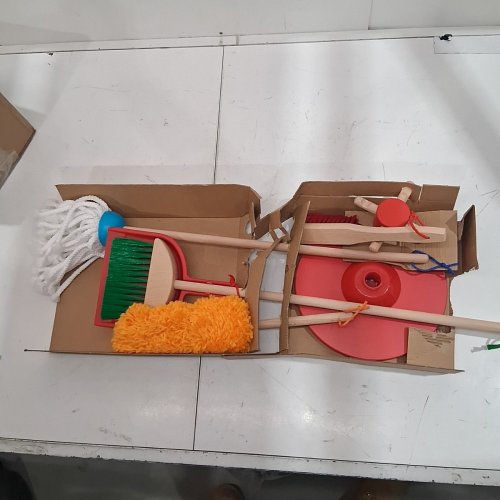 6PC MELISSA AND DOUG CLEANING SET image 2
