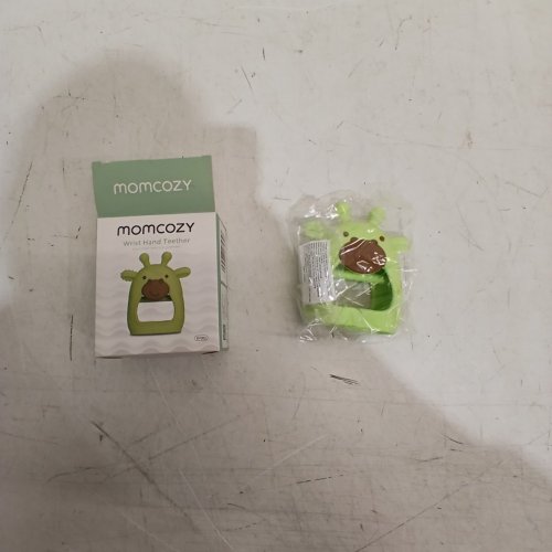 MOMCOZY WRIST HAND TEETHER - GREEN (MODEL: BY002) image 2