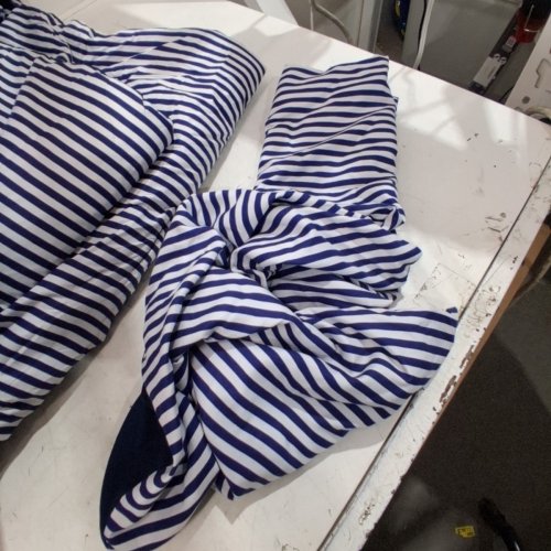 3PC LIGHTWEIGHT WASHABLE COMFORTER - KING- NAVY AND WHITE image 4