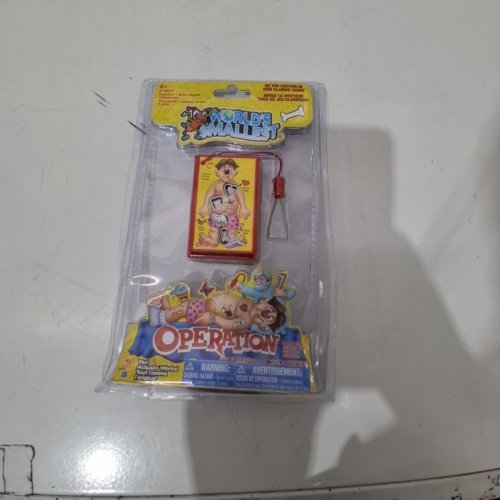 HASBRO WORLD'S SMALLEST OPERATION GAME - AGES 8+ image 2