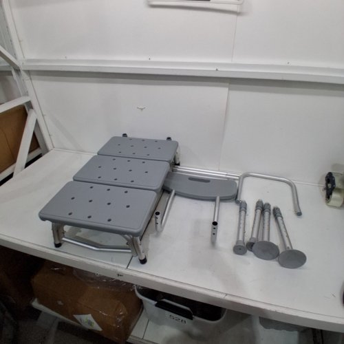 MEDLINE GUARDIAN BATHTUB TRANSFER BENCH WITH BACK SUPPORT & SUCTION FEET - 400LBS CAPACITY - GREY (MODEL: G3-100KBX1) image 2