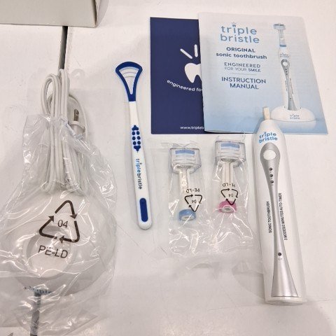 TRIPLE BRISTLE ORIGINAL SONIC TOOTHBRUSH WITH 2 PINK REPLACEMENT HEADS - WHITE/BLUE image 3