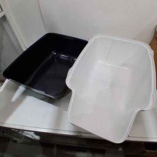 FERPLAST COSMIC OUTDOOR HOODED LITTER BOX - 16" X 28" X 17" - BLACK / GREY image 2