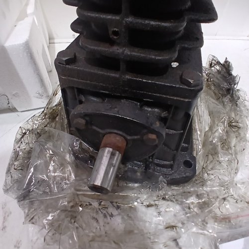 VEVOR OIL LUBRICATED AIR COMPRESSOR PUMP - BLACK (MODEL: SL-265/8) image 4