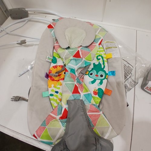 BRIGHT STARTS BABY BOUNCER WITH SOOTHING VIBRATION AND MUSIC - TOUCAN TANGO (MODEL: 10589) image 3