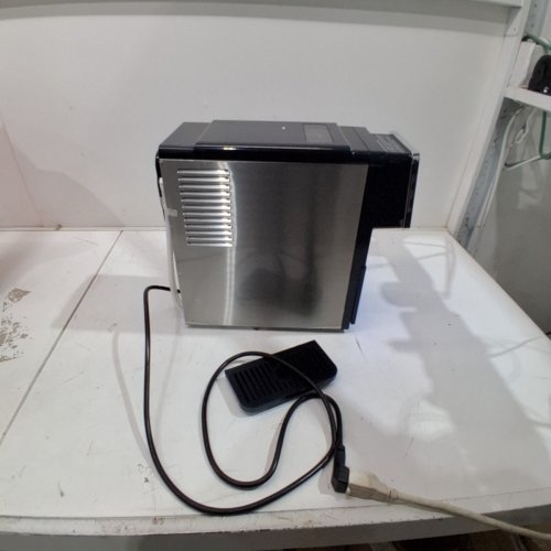FRIGIDAIRE GALLERY COUNTERTOP CRUNCHY CHEWABLE NUGGET ICE MAKER, 44LBS PER DAY (MODEL: FGIC202-BLACK) image 3