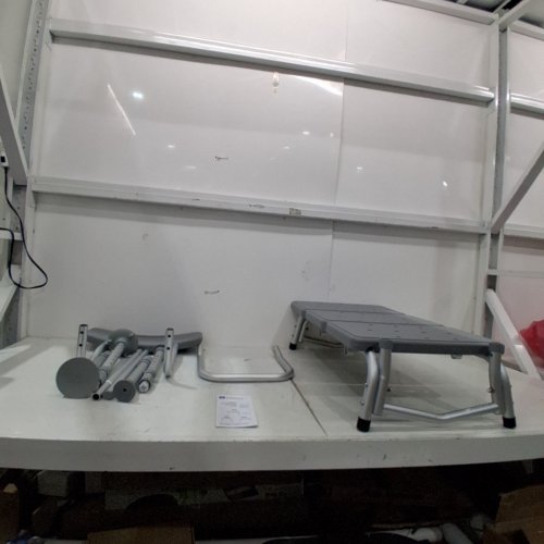 MEDLINE GUARDIAN BATHTUB TRANSFER BENCH WITH BACK SUPPORT & SUCTION FEET - 400LBS CAPACITY - GREY (MODEL: G3-100KBRX1) image 2
