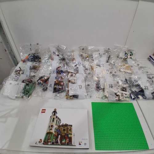 3456PC LEGO ICONS SHOPPING STREET KIT (MODEL: 11371) image 3