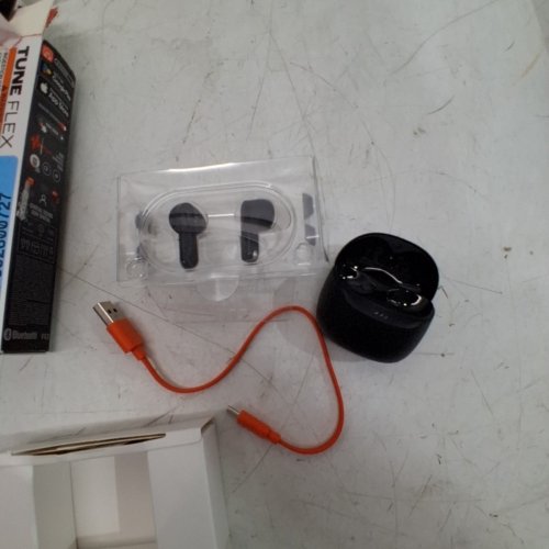JBL BY HARMAN TUNE FLEX - TRUE WIRELESS NOISE CANCELLING IN EAR HEADPHONES WITH 32 HOUR PLAYBACK TIME - BLACK (MODEL: JBLTFLEXBLKAM) image 3