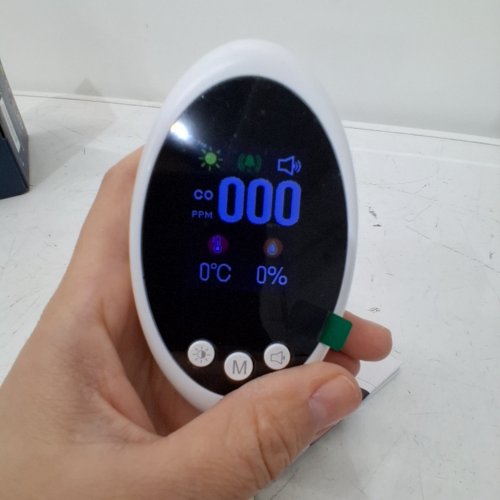 CARBON MONOXIDE DETECTOR PLUG-IN WALL, TEMPERATURE AND HUMIDITY CARBON MONOXIDE ALARM WITH LCD DISPLAY & AUDIBLE VISUAL ALERT, CO DETECTOR - BLACK/WHITE (MODEL: MY-S16) image 2