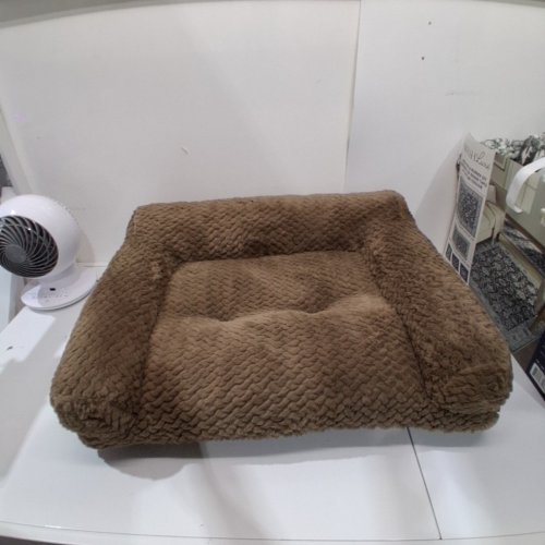 KIRKLAND SIGNATURE HIGH BACK PET BED - 22" X 28" - BROWN (MODEL: 1815241) image 4