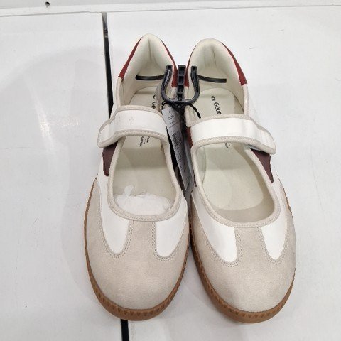 WOMEN'S GEORGE CASUAL SHOES - SIZE 6 - WHITE/RED image 2