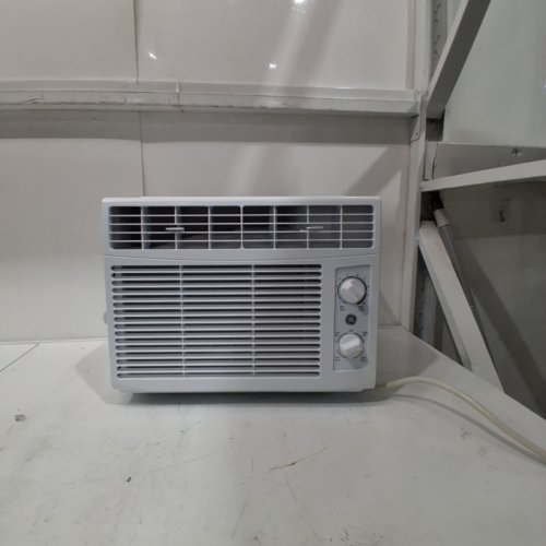 GE APPLIANCES ELECTRONIC WINDOW AIR CONDITIONER - 5,000 BTU - 150SQ.FT - WHITE (MODEL: AWAS05BWFC) image 3