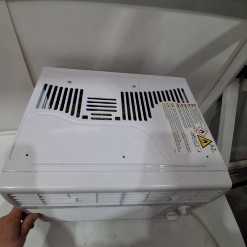 GE APPLIANCES ELECTRONIC WINDOW AIR CONDITIONER - 5,000 BTU - 150SQ.FT - WHITE (MODEL: AWAS05BWFC) image 4