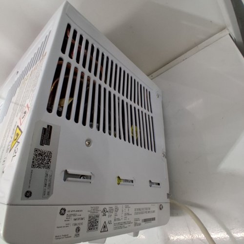 GE APPLIANCES ELECTRONIC WINDOW AIR CONDITIONER - 5,000 BTU - 150SQ.FT - WHITE (MODEL: AWAS05BWFC) image 6