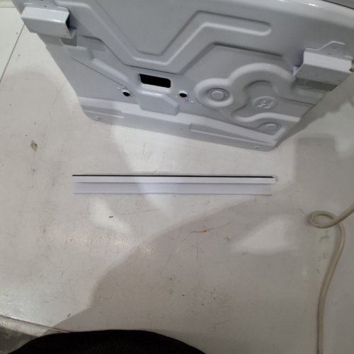 GE APPLIANCES ELECTRONIC WINDOW AIR CONDITIONER - 5,000 BTU - 150SQ.FT - WHITE (MODEL: AWAS05BWFC) image 12