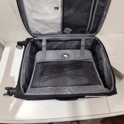 3PC ATLANTIC SAILBOUND SOFTSIDE LUGGAGE WITH SWIVEL WHEELS AND TSA LOCK -24" - BLACK (MODEL: AL11074) image 4
