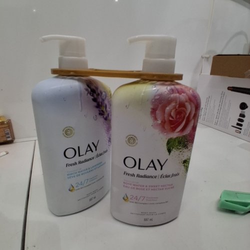 2PC OLAY FRESH RADIANCE BODY WASH WITH B3 BOTANICAL COMPLEX - 887ML EACH - ROSE WATER & SWEET NECTAR / BIRCH WATER & LAVENDER image 3