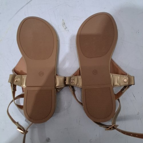 WOMEN'S SUMMER THONG FLAT SANDALS - SIZE 8.5 - GOLD image 4