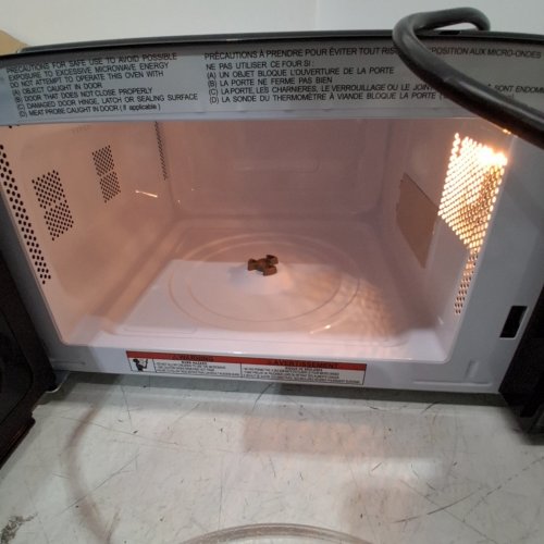 CHEFMAN COUNTERTOP MICROWAVE OVEN - 0.7CU.FT - BLACK (MODEL: RJ55-7-V2-CA) image 3