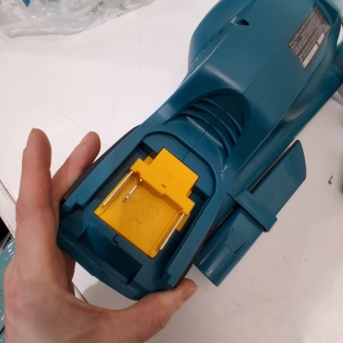 MAKITA LXT CORDLESS VACUUM CLEANER *TOOL ONLY* - 18V/46CFM/3.6KPA - 650ML CAPACITY - BLUE (MODEL: DCL180ZX) image 5