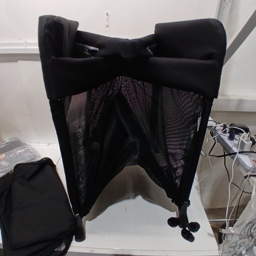 BUGABOO STARDUST PORTABLE TRAVEL COT/ PLAY YARD - 25" X 38.8" X 33.5" - BLACK (MODEL: STARDUST) image 3