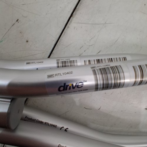 DRIVE MEDICAL ADJUSTABLE UNDERARM WALKING CRUTCHES, ADULT SIZE - SILVER (MODEL: RTL10402) image 4