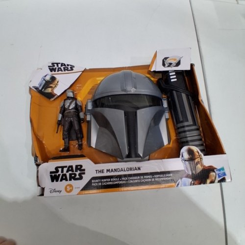3PC KIDS HASBRO STAR WARS THE MANDALORIAN BOUNTY HUNTER BUNDLE, DARKSABER, MASK & ACTION FIGURE - GRAY / BLACK (ITEM: 60431) image 3