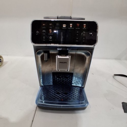 PHILIPS LATTEGO 5500 SERIES FULLY AUTOMATIC ESPRESSO MACHINE WITH BUILT-IN GRINDER - GREY CHROME (MODEL: EP5544/90) image 3