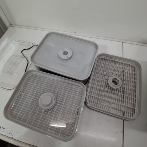 HAMILTON BEACH DIGITAL FOOD DEHYDRATOR WITH 5 STACKABLE TRAYS - WHITE - (MODEL: 32100C) image 4