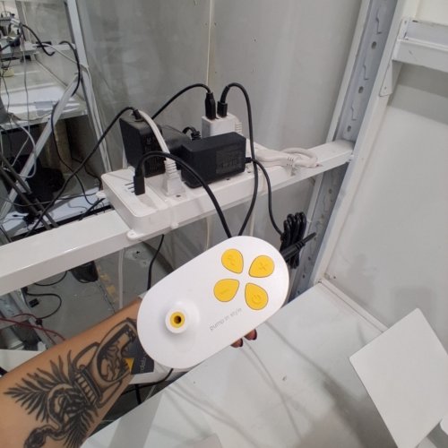 MEDELA PUMP MAXFLOW IN STYLE DOUBLE ELECTRIC BREAST PUMP - 21MM/24MM SHIELDS image 2