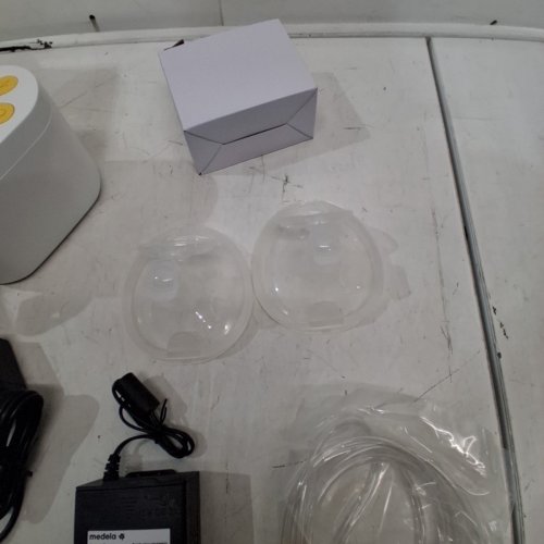 MEDELA PUMP MAXFLOW IN STYLE DOUBLE ELECTRIC BREAST PUMP - 21MM/24MM SHIELDS image 5