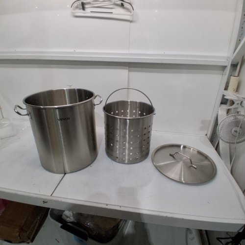 STAINLESS STEEL COMMERCIAL STOCKPOT WITH METAL STRAINER - 42 QT - STEEL (MODEL: SP42QT354006S) image 2