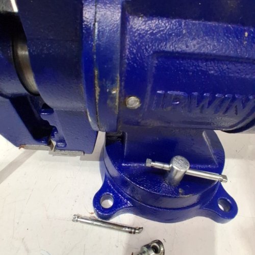 IRWIN TOOLS RECORD LIGHT DUTY WORKSHOP VISE, 5" BLUE (MODEL: 4935505) image 4