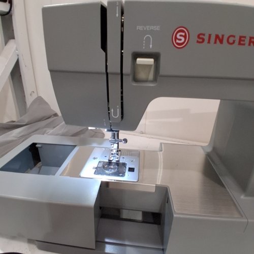 SINGER HEAVY DUTY SEWING MACHINE - GREY (MODEL: 4452) image 2