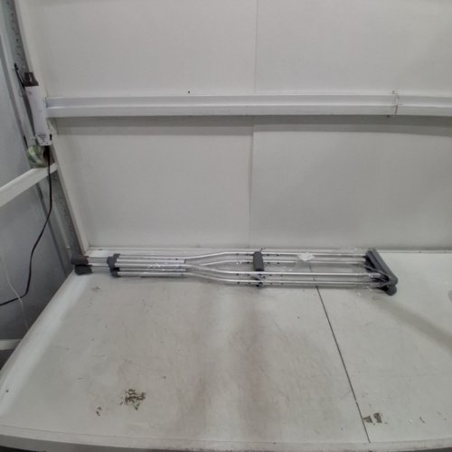 2PK MEDLINE GUARDIAN STANDARD ALUMINUM ADJUSTABLE CRUTCHES - 5.2FT TO 5.10FT - ALUMINUM (MODEL: MDSV80535) image 2