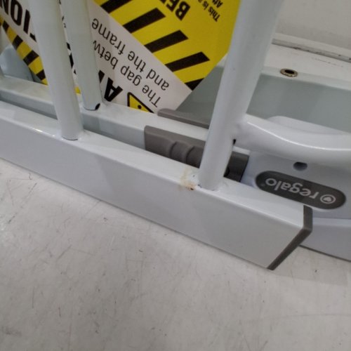 REGALO EASY STEP EXTRA WIDE METAL SAFETY GATE - 30" X 29"- 49" - WHITE (MODEL: 1164EWDS) image 3