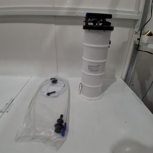 MANUAL FLUID OIL EXTRACTOR - 6.5 LITERS/1.74 GALLONS - WHITE (MODEL: YS-087) image 2