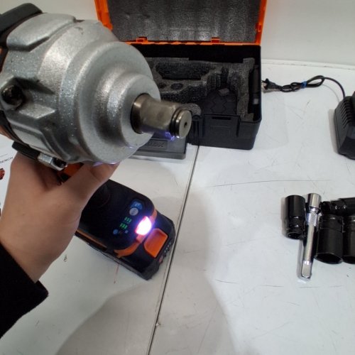 MAGSEN 1/2" CORDLESS BRUSHLESS HIGH TORQUE IMPACT WRENCH WITH BATTERIES - 21 V - ORANGE image 2