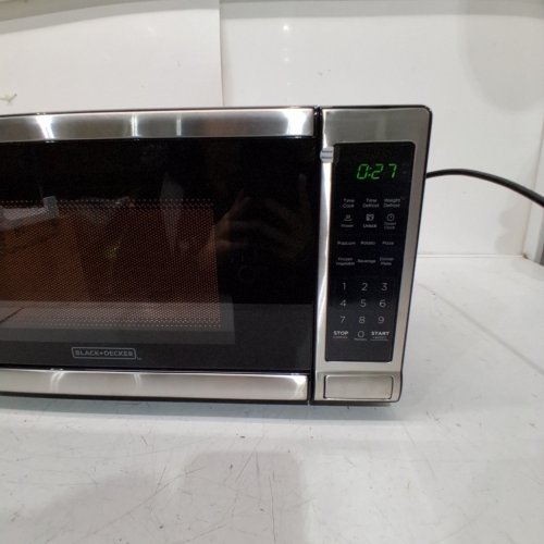 BLACK + DECKER DIGITAL PUSH BUTTON DOOR MICROWAVE OVEN - 700W - BLACK/STAINLESS STEEL (MODEL: EM720CB7-P) image 2