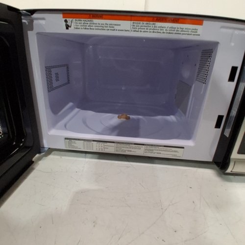 BLACK + DECKER DIGITAL PUSH BUTTON DOOR MICROWAVE OVEN - 700W - BLACK/STAINLESS STEEL (MODEL: EM720CB7-P) image 5