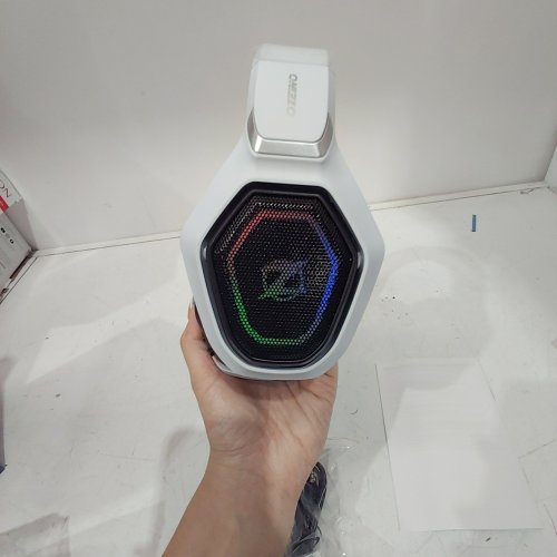 OZEINO USB & TYPE-C BLUETOOTH 2.5GHZ ULTRA STABLE WIRELESS GAMING HEADSET FOR PC, PS5, PS4 WITH FLIP MICROPHONE - WHITE (MODEL: OW810) image 2