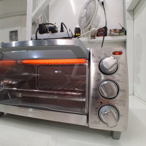 BLACK & DECKER 4-SLICE TOASTER OVEN WITH NATURAL CONVECTION AND 4 COOKING FUNCTIONS - STAINLESS STEEL - (MODEL: TO1745SSD) image 2