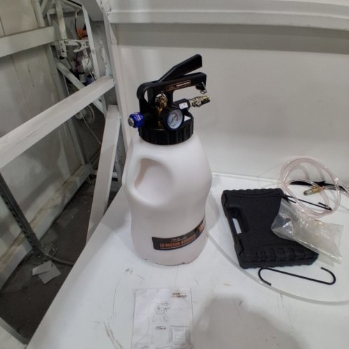 FOUR UNCLES PNEUMATIC TRANSMISSION FLUID TRANSFER PUMP/EXTRACTION DISPENSER WITH PRESSURE GAUGE - 10L - WHITE image 4