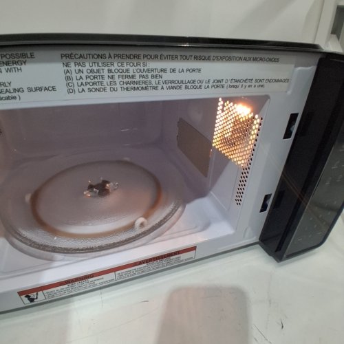CHEFMAN COUNTERTOP MICROWAVE OVEN - 0.7 CU. FT - BLACK (MODEL: RJ55-7-V2-CA) image 3