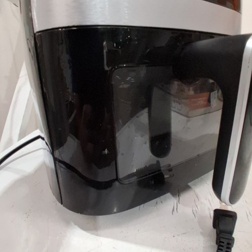 BLUEBOW 8-IN-1 AIR FRYER WITH TOUCHSCREEN, VIEWING WINDOW, COOKING PRESETS - 6QT - 1350W - BLACK/SILVER image 4