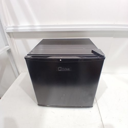 MIDEA COMPACT SINGLE-DOOR MINI REFRIGERATOR - BLACK (MODEL: WHS-65LB1) image 5
