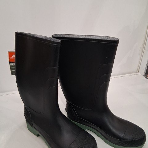MEN'S OZARK TRAIL RAIN BOOTS - SIZE 8 - BLACK/GREEN image 2