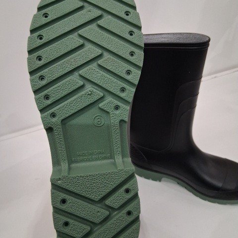MEN'S OZARK TRAIL RAIN BOOTS - SIZE 8 - BLACK/GREEN image 3